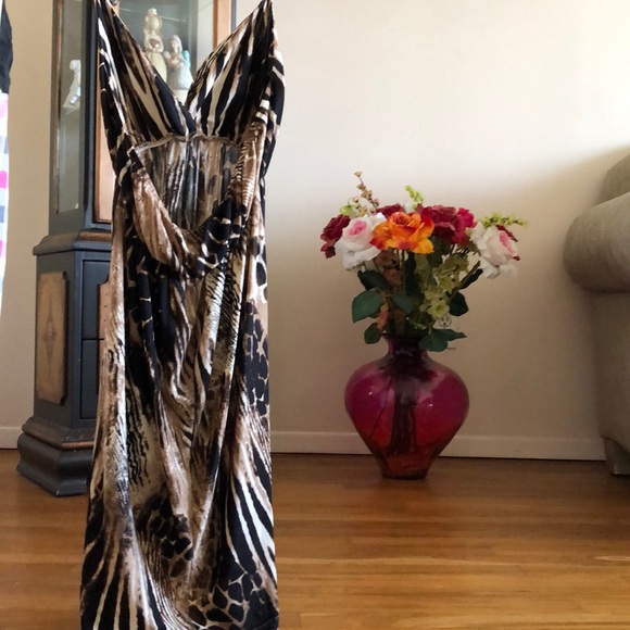 Haltered patterned dress - Picture 4 of 4